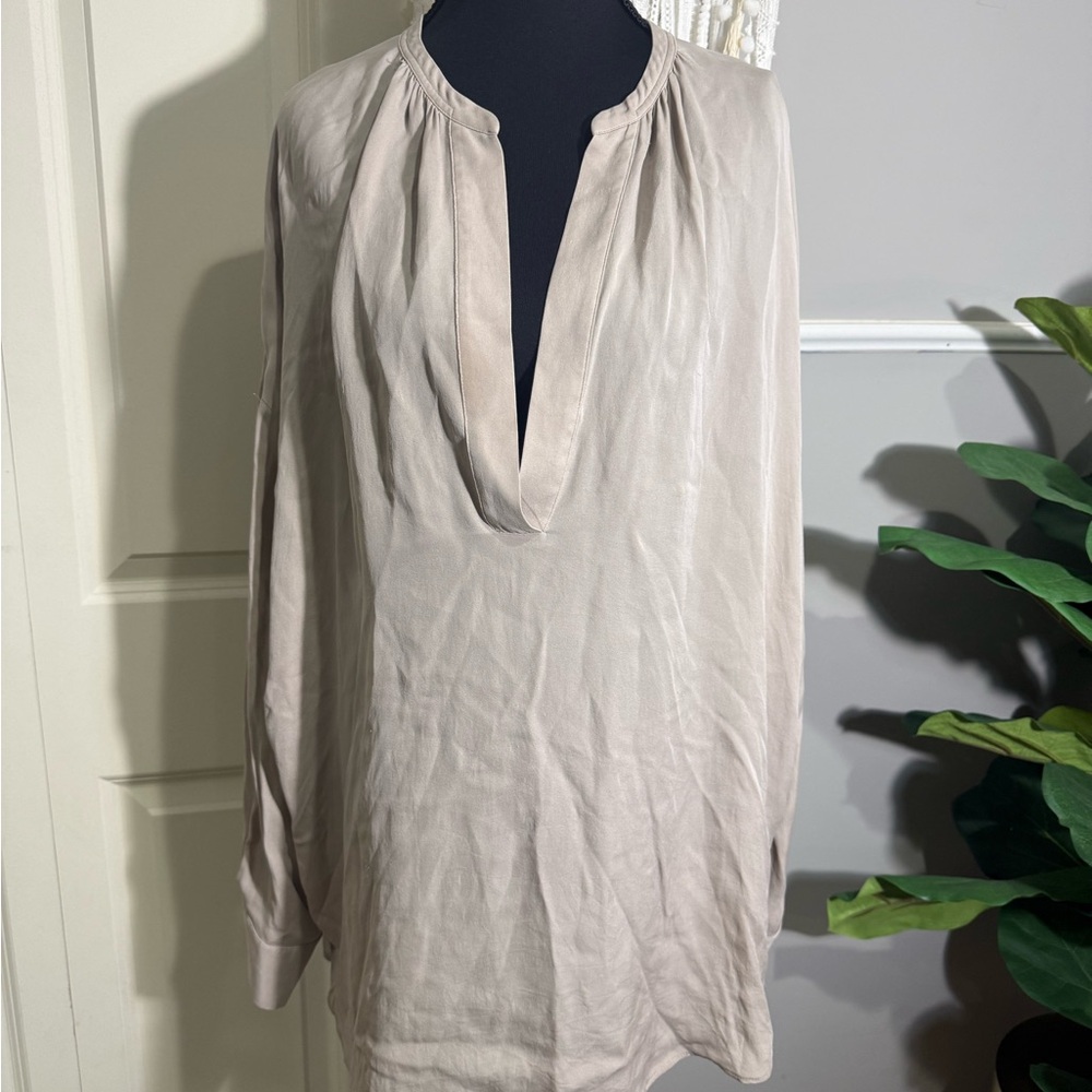 Vince Light taupe Split V-Neck Long Sleeve Top 100% silk in large